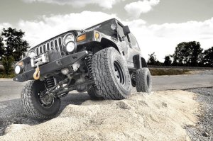 Jeep Wrangler Suspension Lift Kit - Rough Country - 4 Inch Lift Kit | V2 - '97-'02